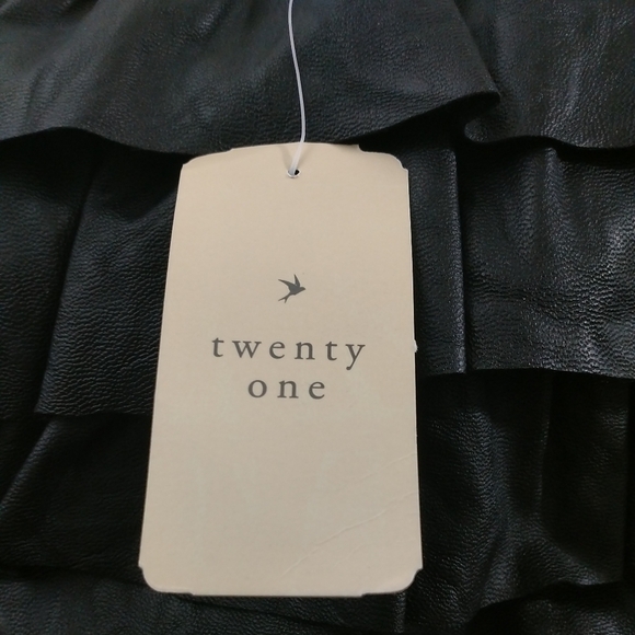 RUE 21 VEGAN LEATHER SHORT SKIRT - Picture 6 of 7